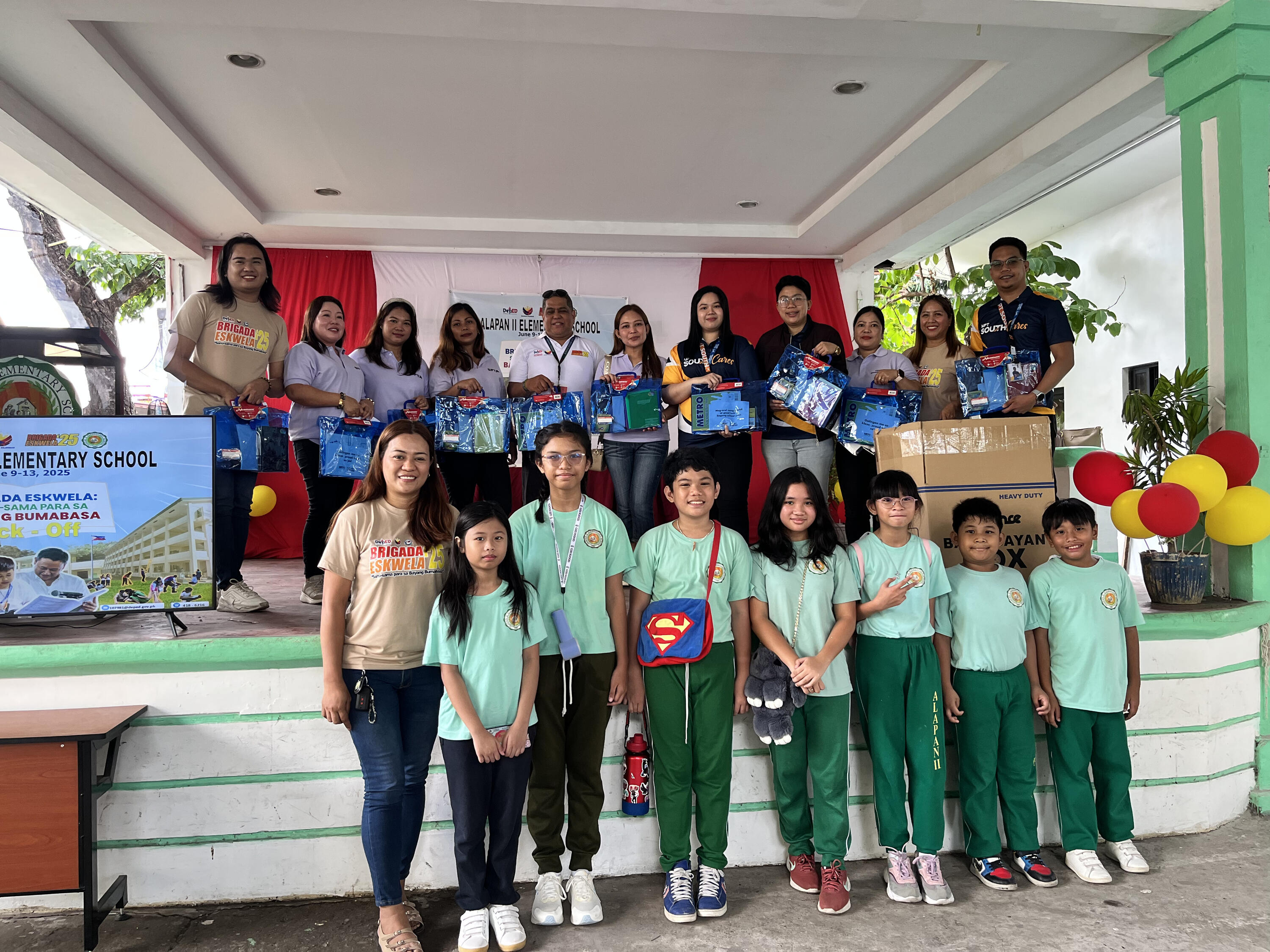 Alapan II-A Elementary School receives school kits from MPT South